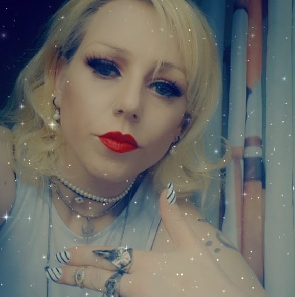 Meet your Posher, Lace'e - Picture 1 of 1